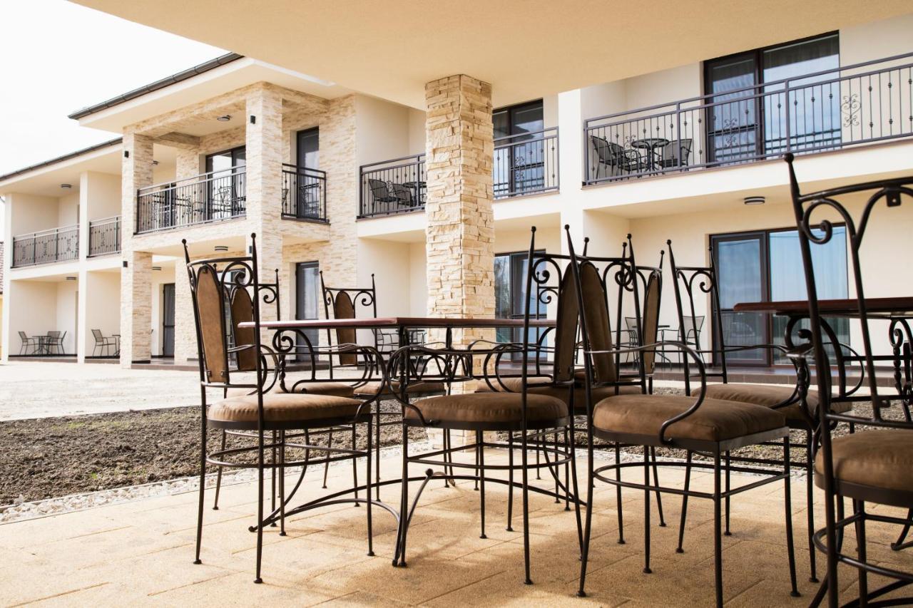 Jazmin Apartmany Veľký Meder Exterior foto