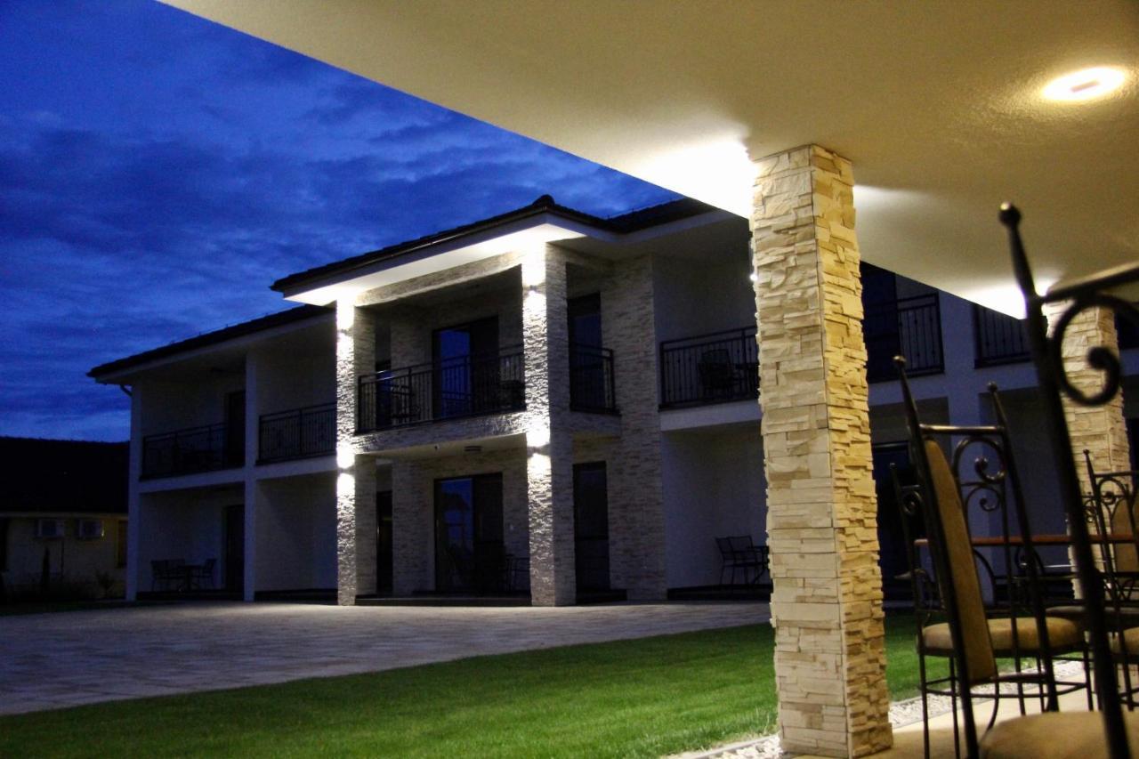 Jazmin Apartmany Veľký Meder Exterior foto