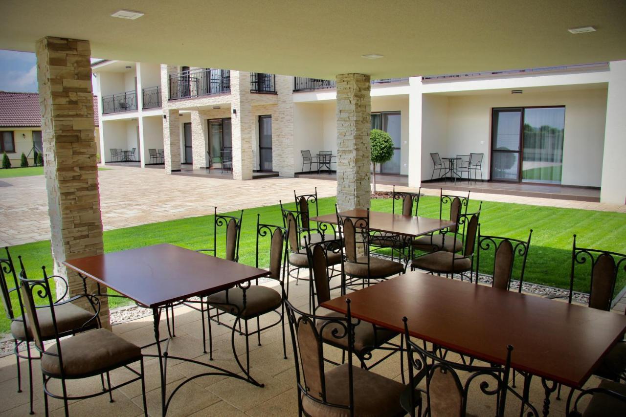 Jazmin Apartmany Veľký Meder Exterior foto