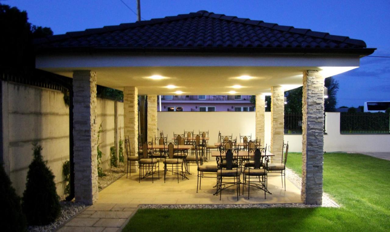 Jazmin Apartmany Veľký Meder Exterior foto